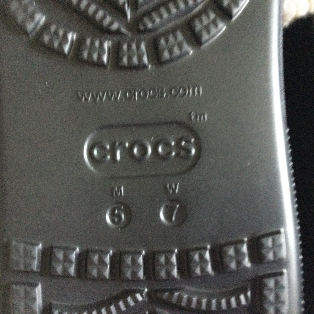 CROCS Furever Crush Classic fur lined Clog ( NEW w/Tags & Bag ) - Picture 9 of 13